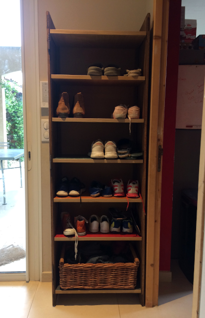 Meuble à chaussures sur mesure en upcycling - en place face