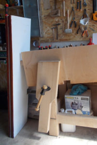 Meuble à chaussures - étagères récupérées sur l'établi