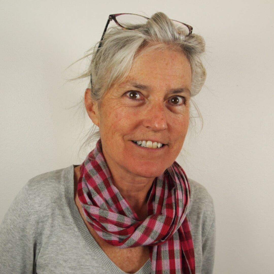 Cécile GAREYTE artisan ébéniste, formatrice et crétrice de meubles ré-inventés et éco-conçus